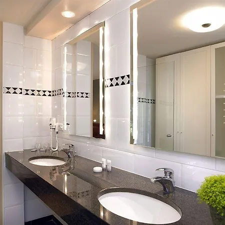 Hotelsuites De Driesprong 4*