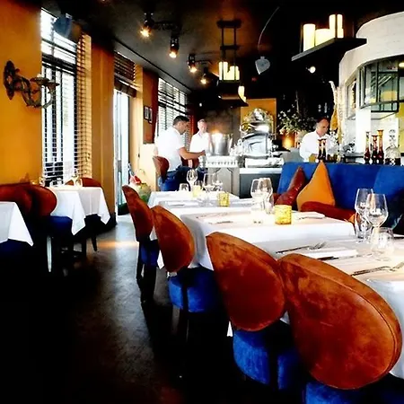 Hotelsuites De Driesprong 4*